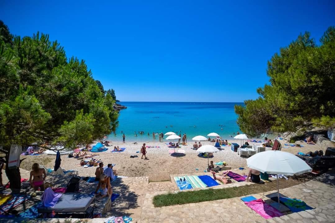Apartment Tomas Near The Beach Pula Extérieur photo
